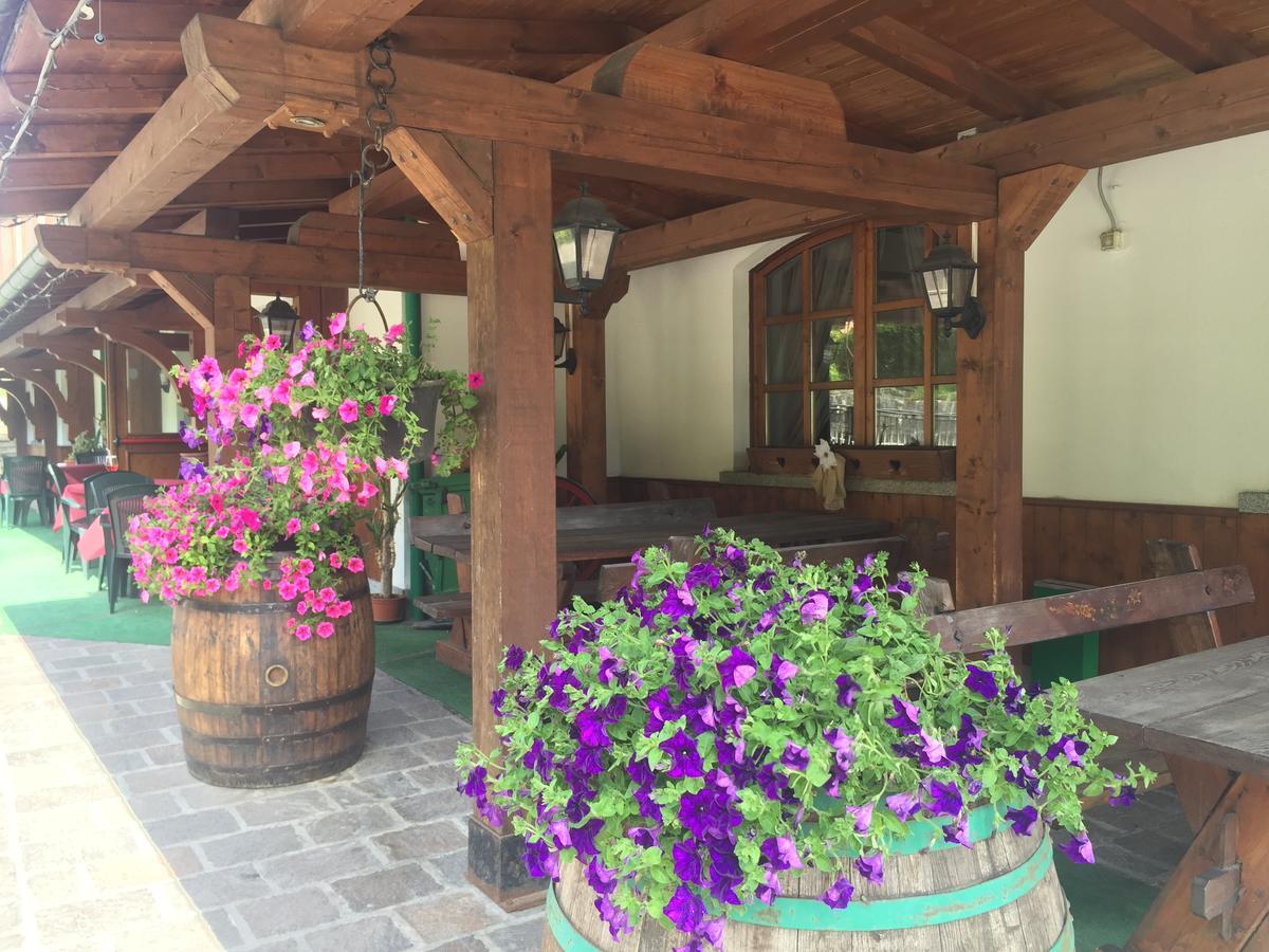 Hotel Tosa Madonna di Campiglio Exterior photo
